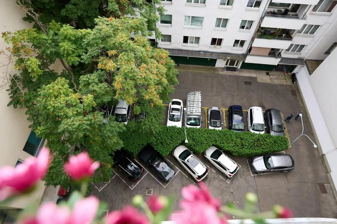 Im 2Ten Business Apartments Vienna 0*,  Austria
