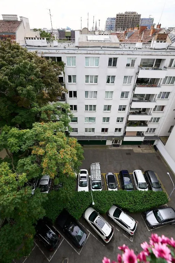 Im 2Ten Business Apartments Vienna 0*,  Austria